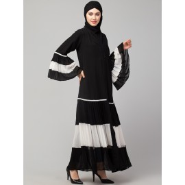 Naneen Contrast pleated at sleeve and Bottom front open Abaya