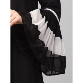 Naneen Contrast pleated at sleeve and Bottom front open Abaya