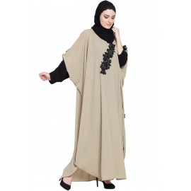 Nazneen Embellished Patch Contrast Sleeve Kaftan